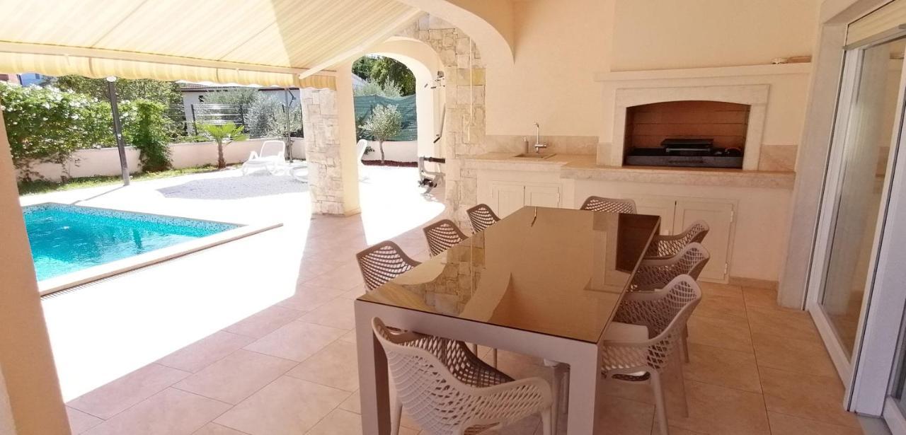 Villa Martina Pinezići Buitenkant foto