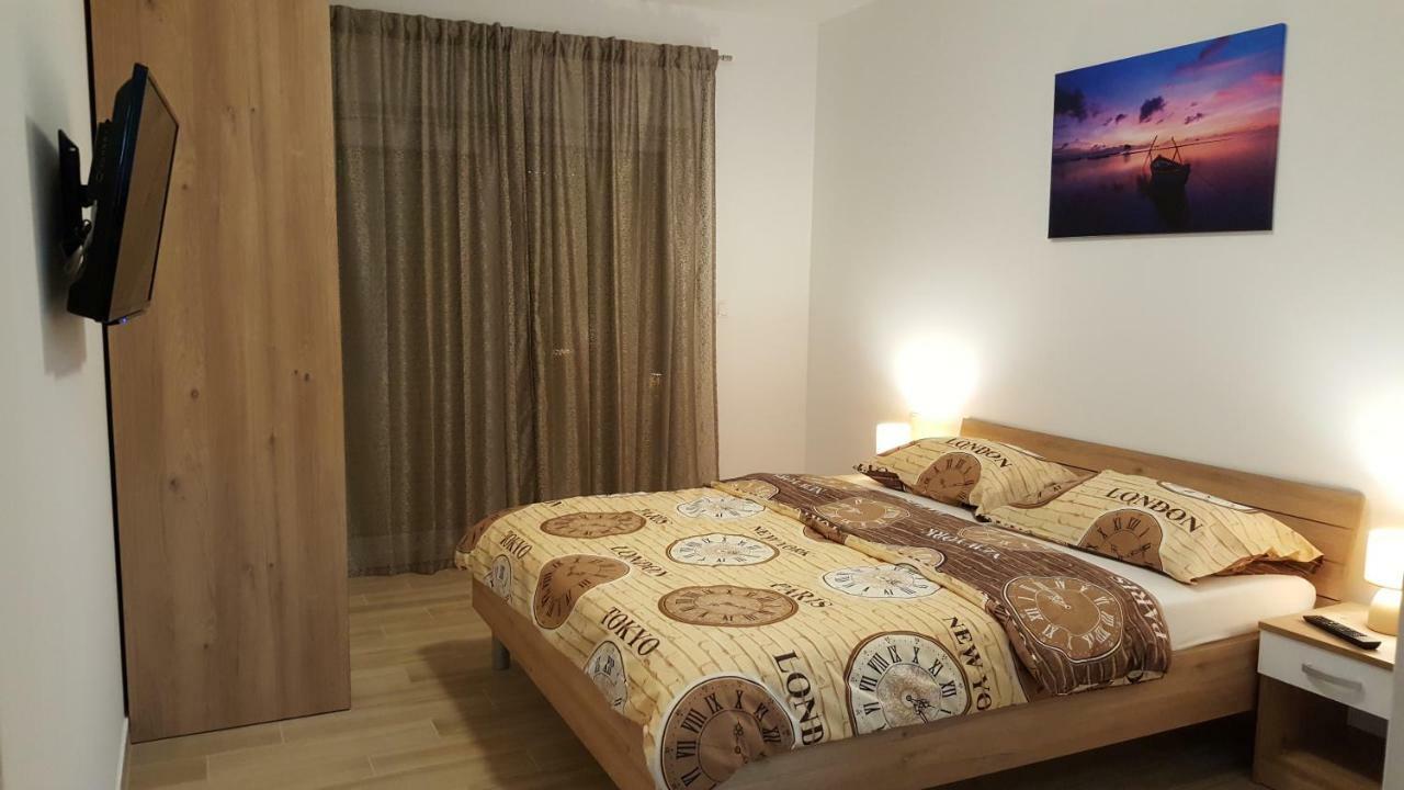Villa Martina Pinezići Buitenkant foto